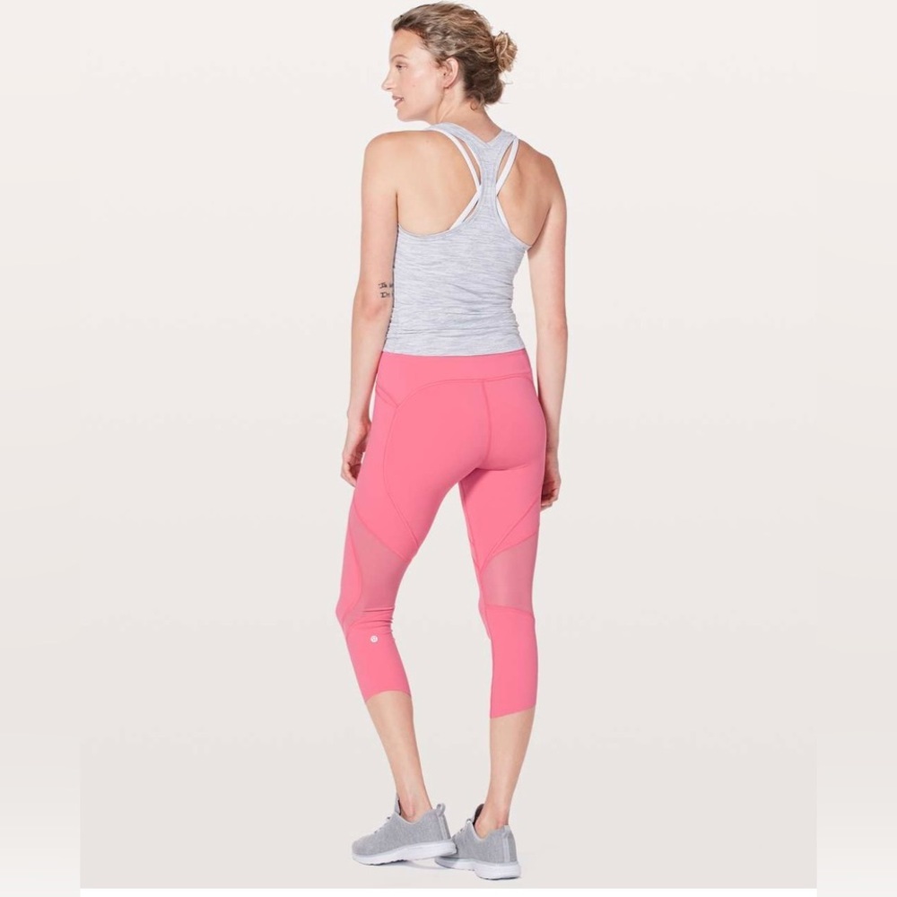 Lululemon On Pace Crop